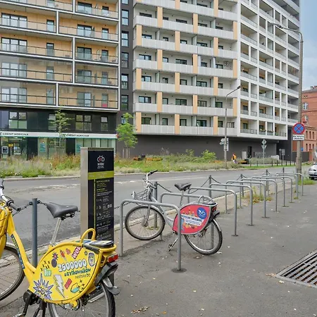 Apartment Legnicka Wroclaw With Parking By Noclegi Renters Exterior photo