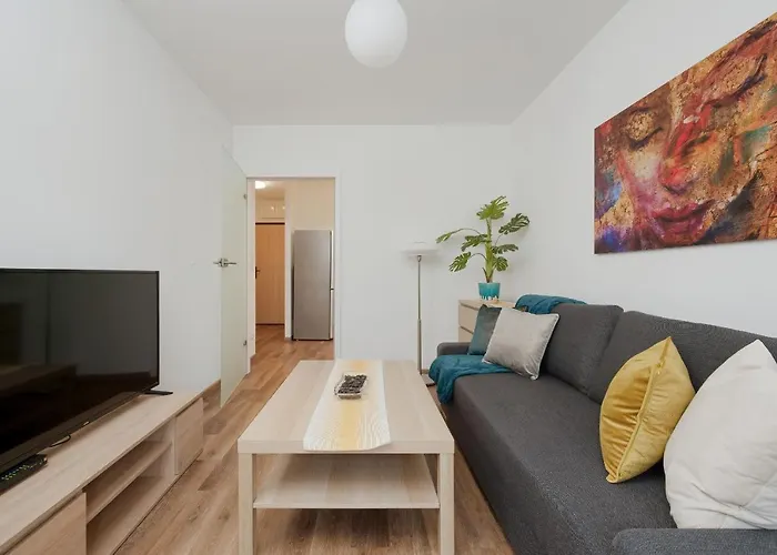 Apartment Legnicka Wroclaw With Parking By Noclegi Renters