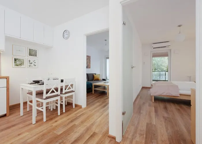 Apartment Legnicka Wroclaw With Parking By Noclegi Renters