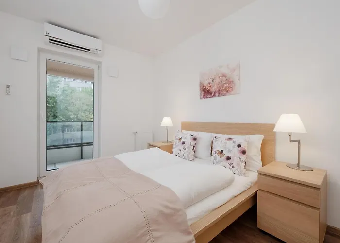 Apartment Legnicka Wroclaw With Parking By Noclegi Renters
