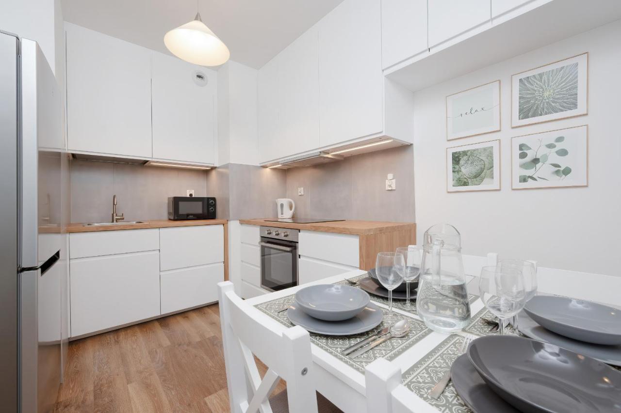 Legnicka With Parking By Renters Wroclaw