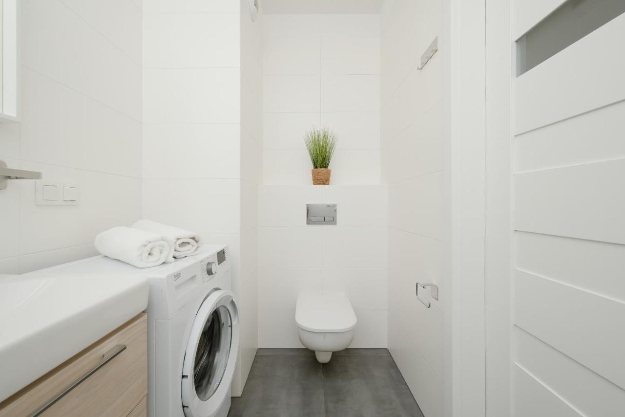 Apartment Legnicka With Parking By Renters Wroclaw