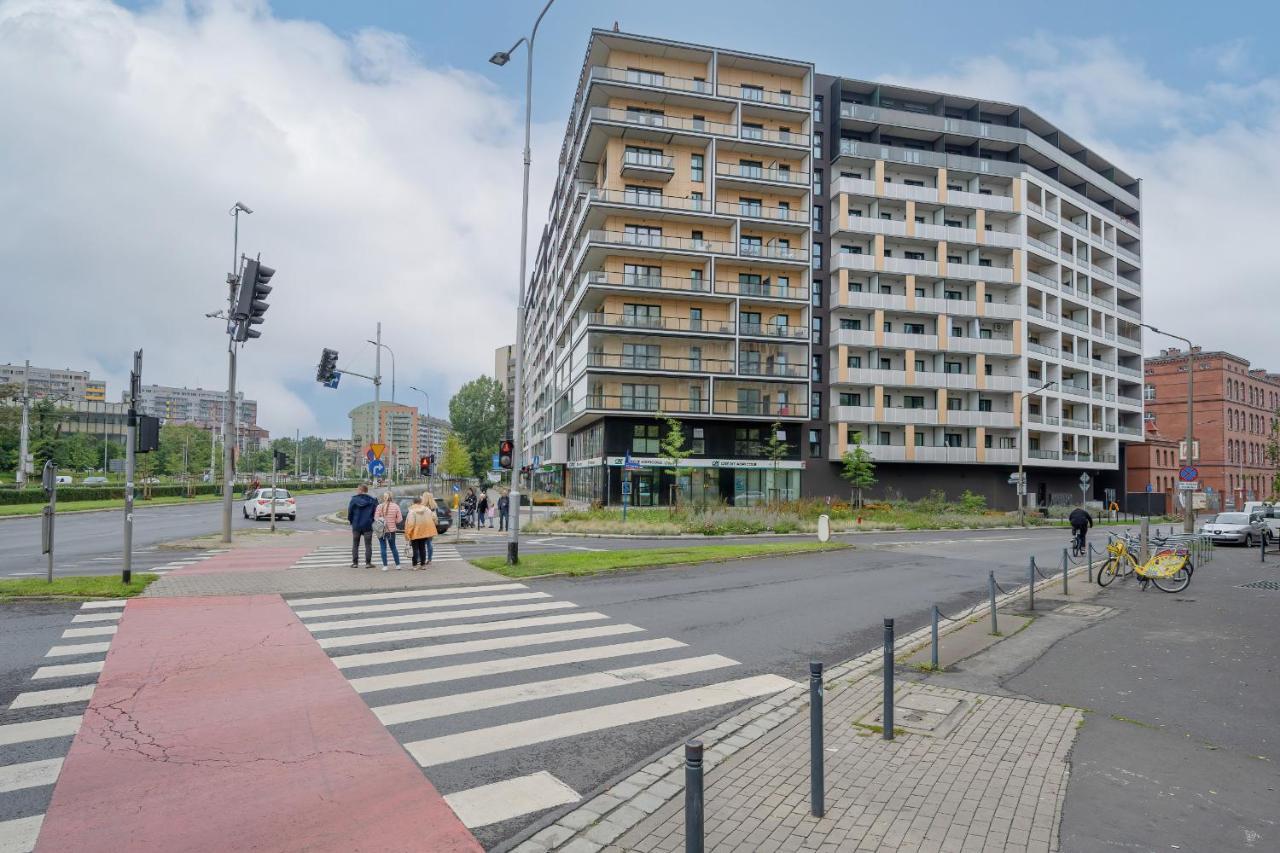 Legnicka With Parking By Renters * Wroclaw